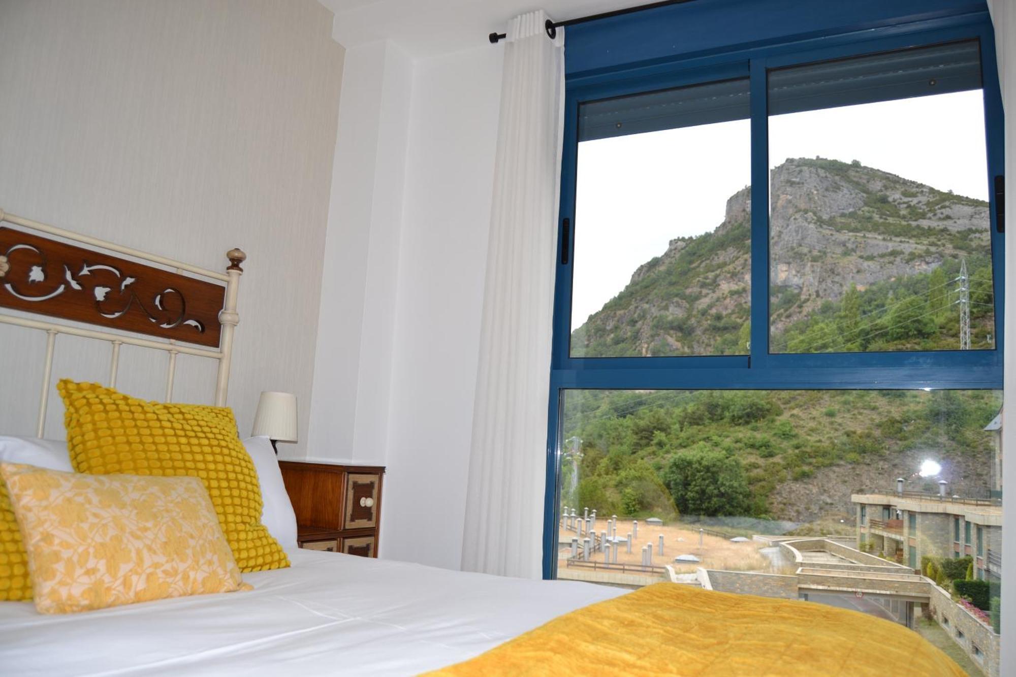 Ventanal De Saras Petfriendly Garaje Trastero Y Chimenea - Arafita Apartamentos Panticosa Exterior foto
